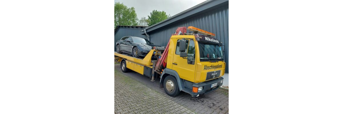 Niko24 Abschleppdienst im Einsatz - 