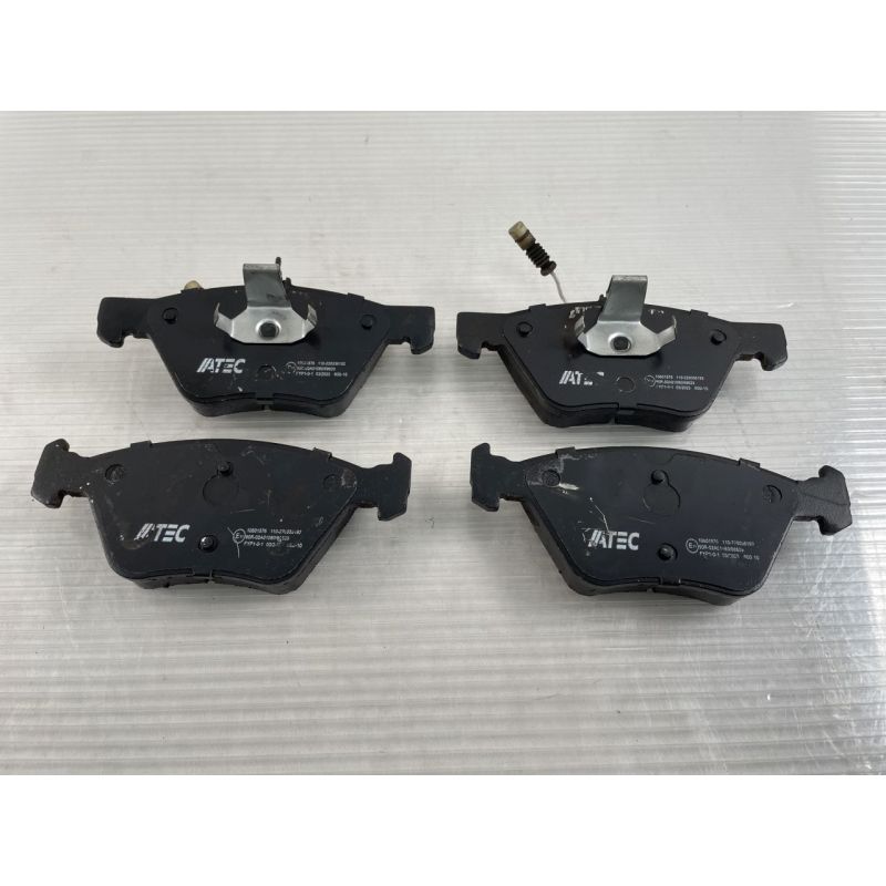 für Mercedes CLK 320 1997-2002 Bremsbeläge Bremsblöcke 4 Stk vorne 10601576