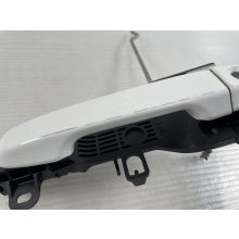 Toyota Yaris P13 ab 2011 original Türgriff rechts vorne weiß 692010D05000