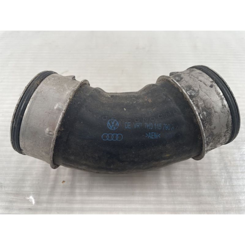 VW Transporter T5 original Ladeluftschlauch 7H0145790A