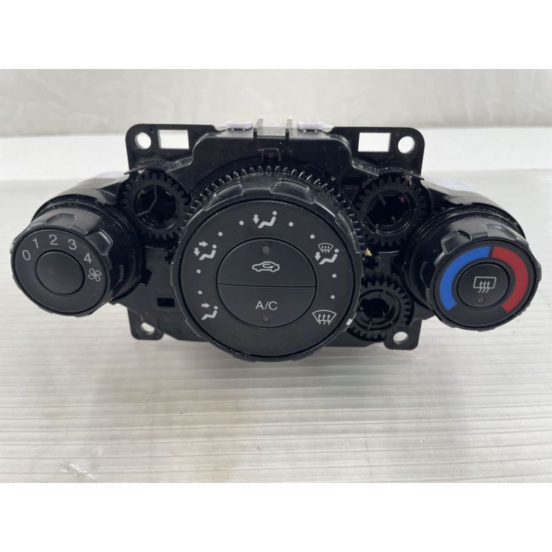 Ford Fiesta VI CB1 CCN original Klimabedienteil Bedienelement 8A61-19960-AE