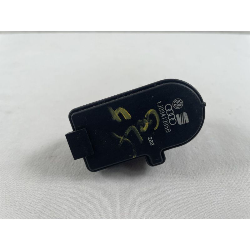VW Golf 4 1J original LWR Stellmotor Leuchtweitenregulierung 1J0941295B