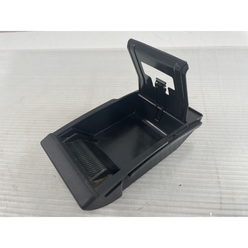VW Polo 3 (6N) 10/94-09/99 original Aschenbecher 6K0857952A