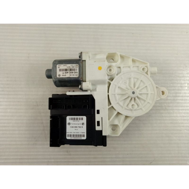 VW Golf 5 V (1K) 03-08 original Fensterhebermotor rechts Vorderseite 1K0959792K