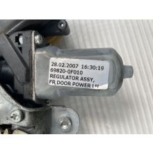 Toyota Corolla Verso (AR10) 06-09 orig. Fensterheber vorne links 69820-0F010